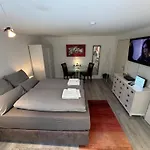 Doppelzimmer In Stuttgart-Birkach - Naehe Musicals Im Si-Zentrum, Messe, Flughafen, Uni Hohenheim